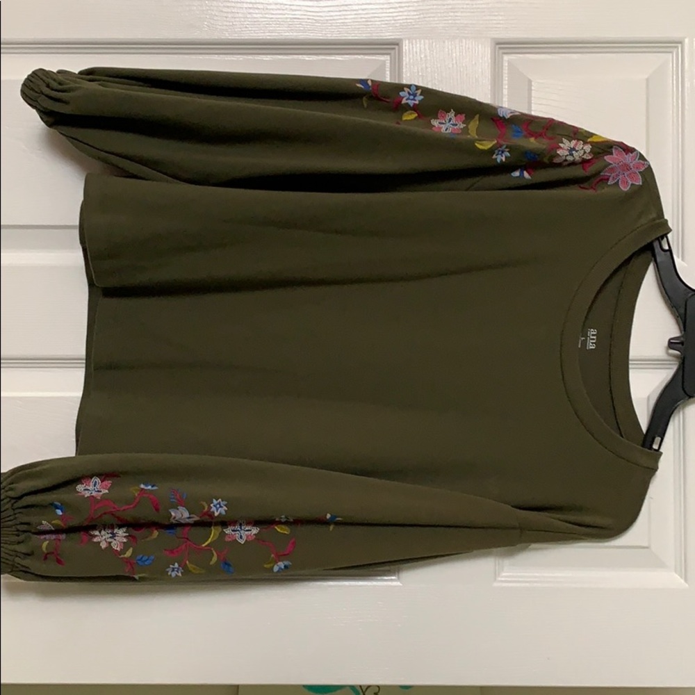 Cute Embroidered Sweatshirt